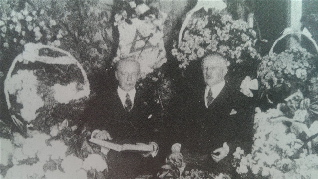 J.G. van Gendt (rechts) en A.D.N. van Gendt (links)
              <br/>
              Stichting BONAS, 1914